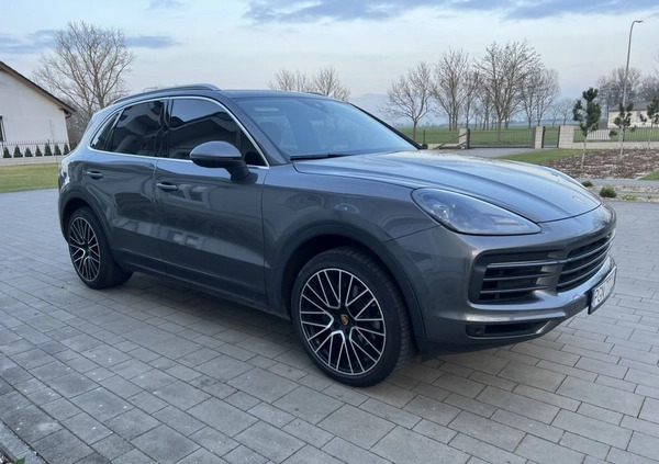 Porsche Cayenne cena 249000 przebieg: 85000, rok produkcji 2019 z Pobiedziska małe 106